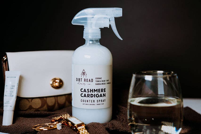Cashmere Cardigan Counter Spray