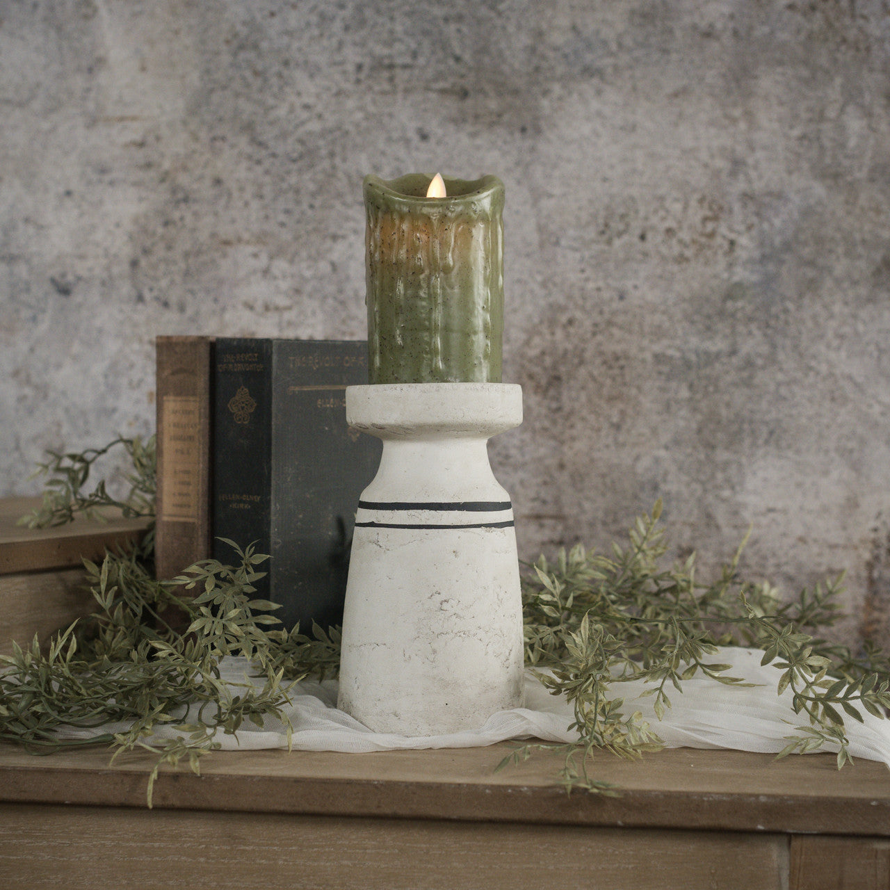 Black/White Pillar Candle