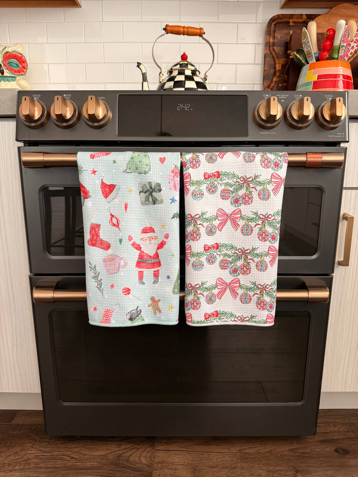 Festive Chaos: Double-Sided Hand Towel