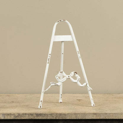 Easel w/ Bow
