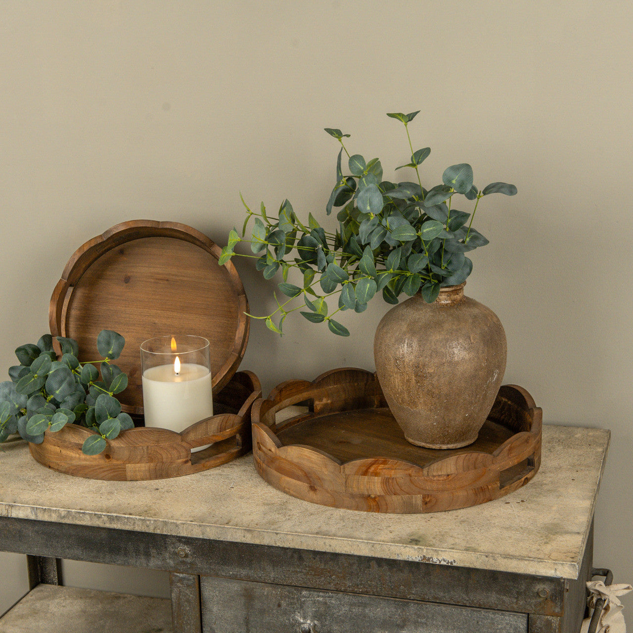 Round Scalloped Tray