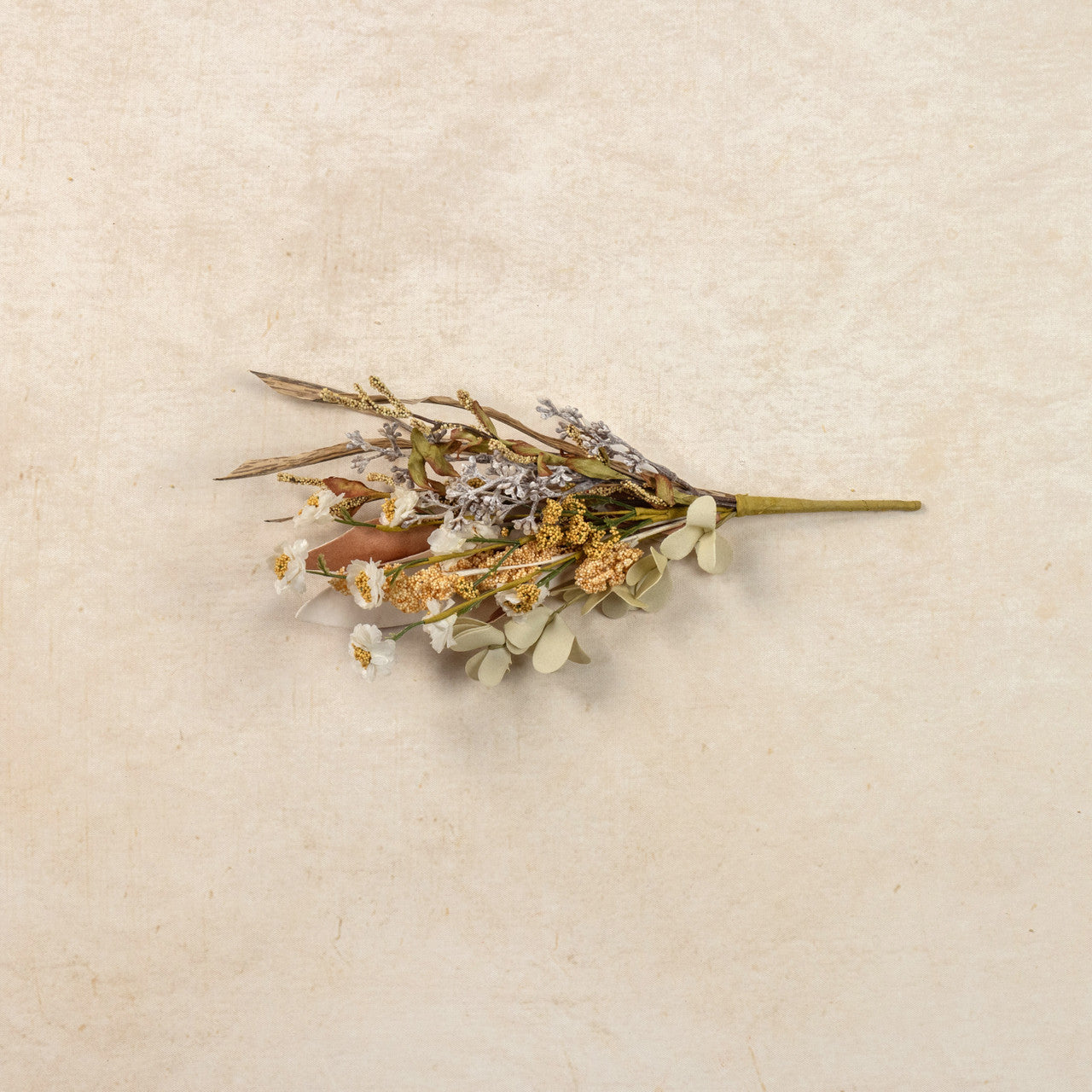 White Mini Daisy &amp; Heather Pick