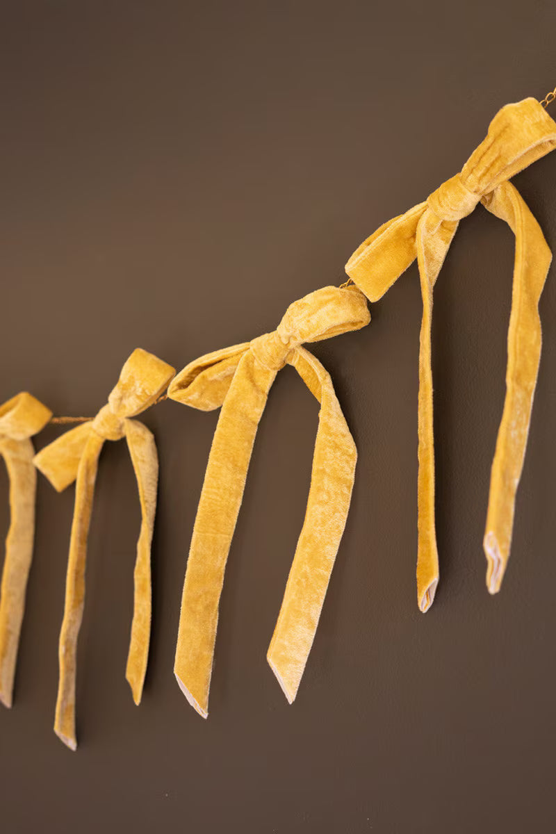 Velvet Bow Garland