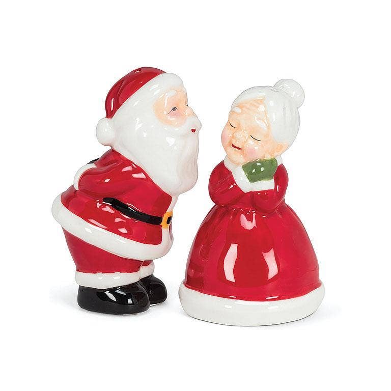 Kissing Couple Salt &amp; Pepper