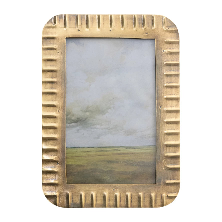 Gold Ribbed Frame