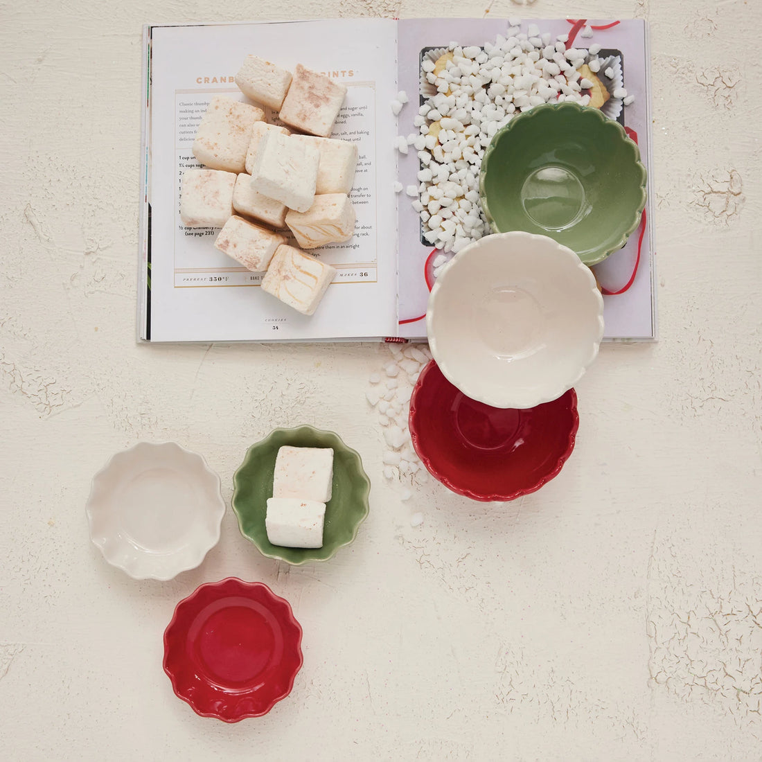 Round Stoneware Scalloped Bowl