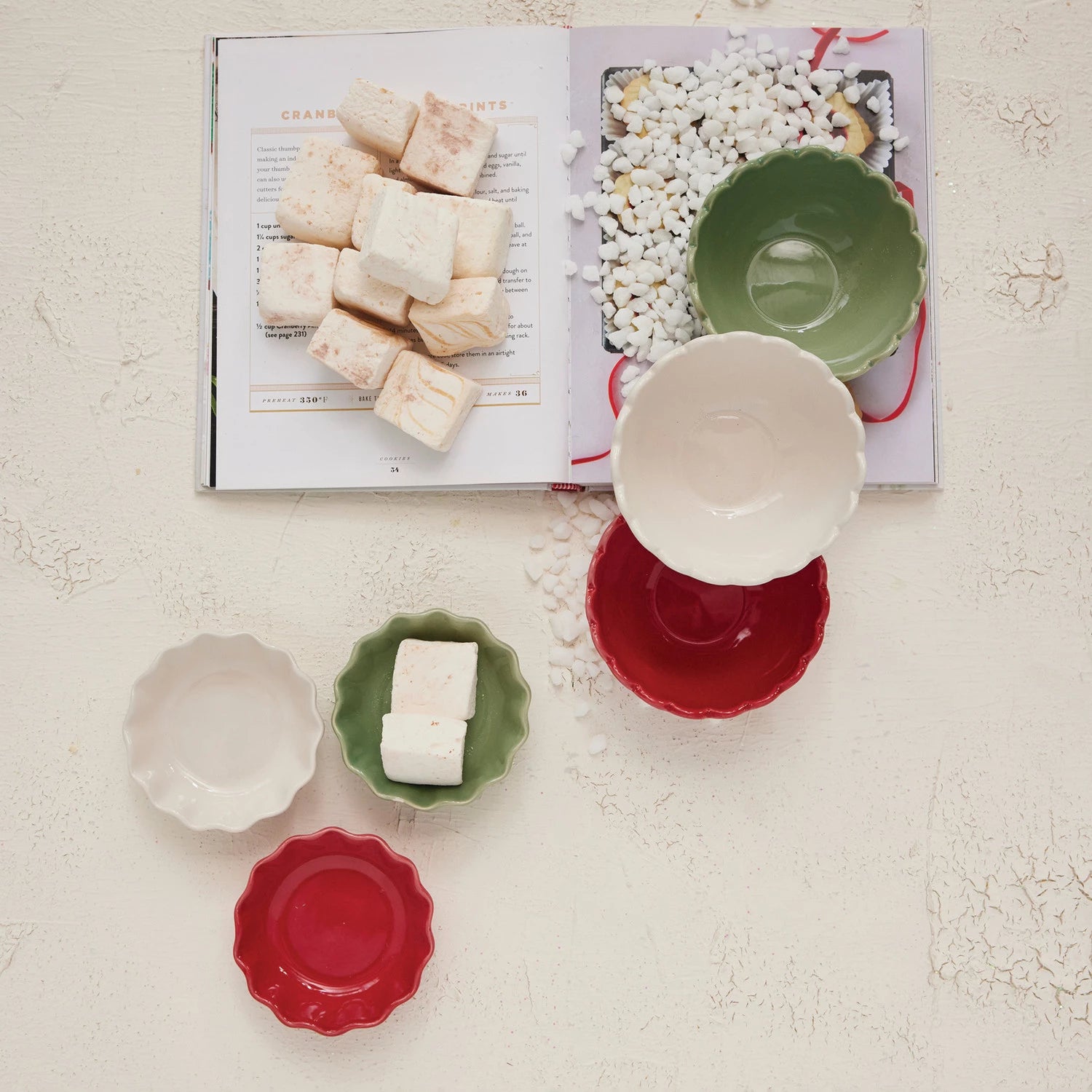 Round Stoneware Scalloped Bowl